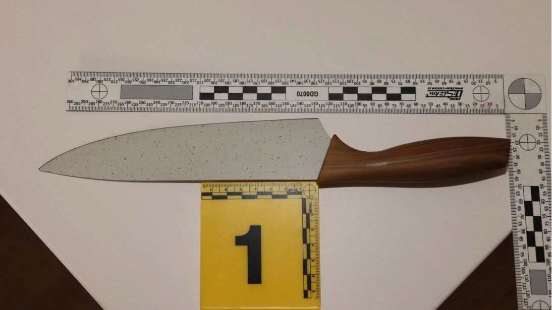 Mladík s nožem v ruce požadoval po známém peníze, hrozí mu 10 let vězení