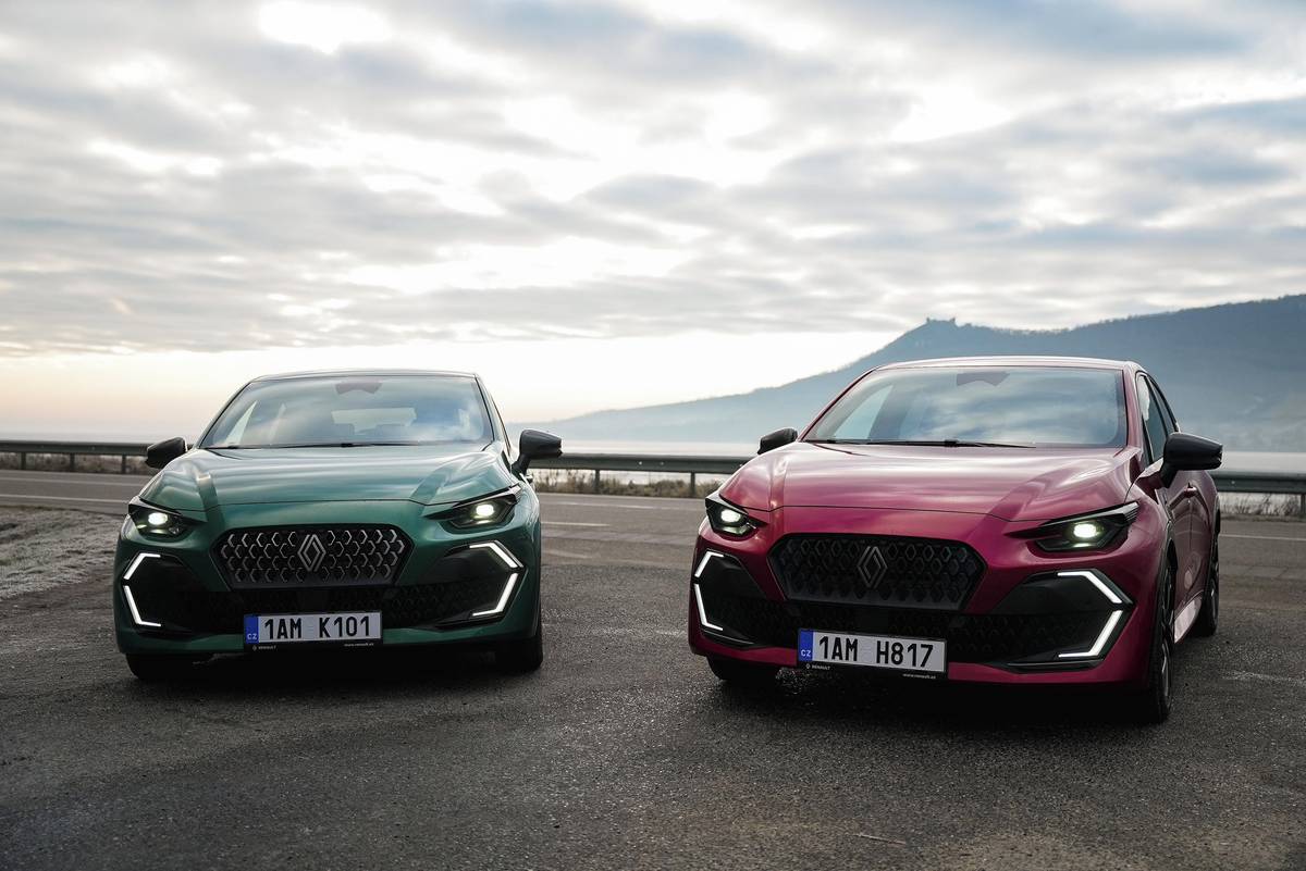 Standardem jsou full LED světlomety ve všech výbavách.