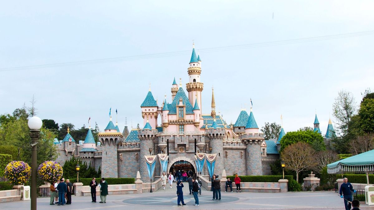 Strašidelnější už to nebude. Kalifornský zábavní park nabídne svatby na schodech děsivé atrakce