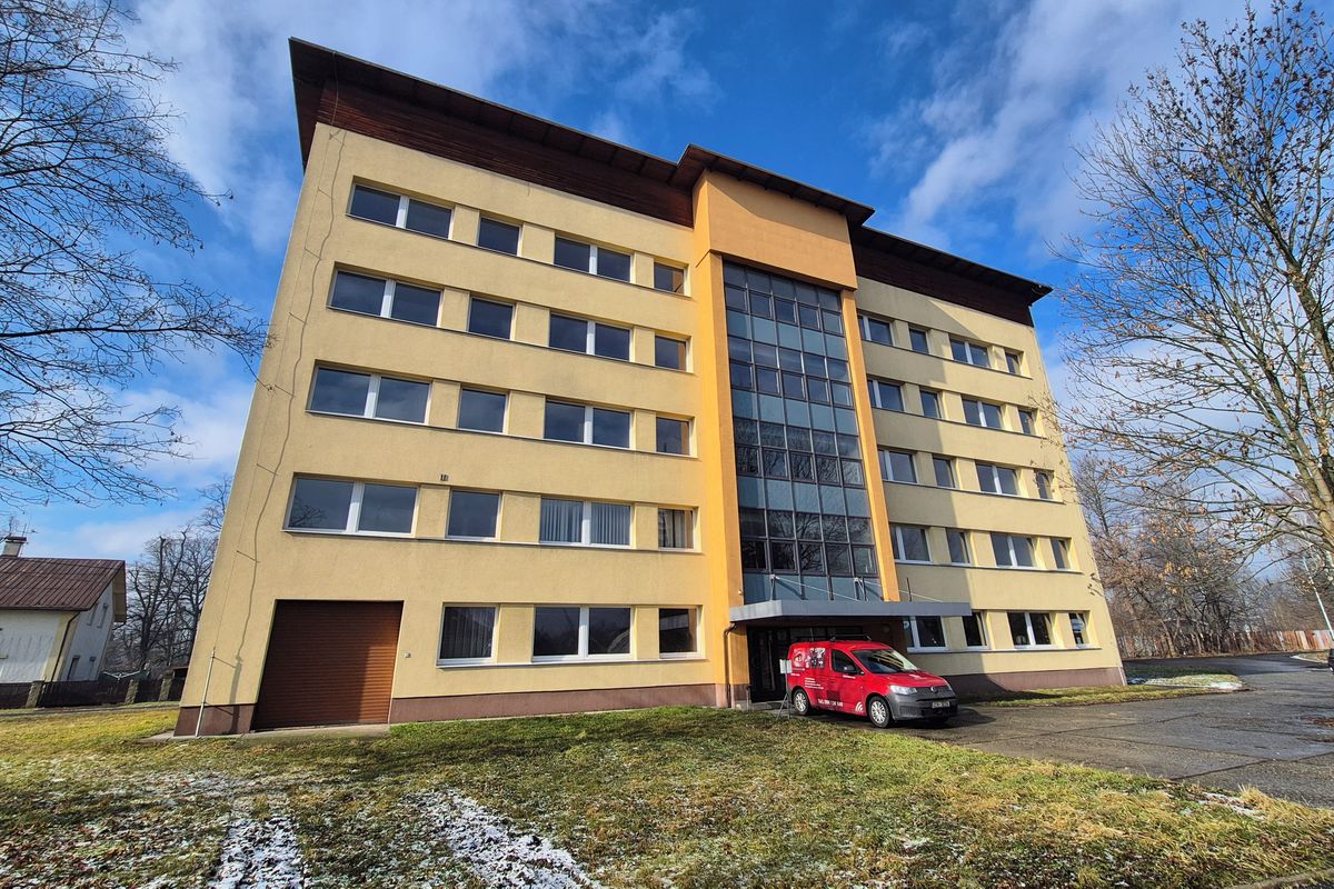 Donedávna tam bydleli horníci. Karviná přemění hotelový dům na středoškolský internát