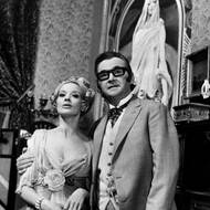 Herec Jiří Sovák (David) a herečka Jana Brejchová (Qwen) během natáčení filmu Zabil jsem Einsteina, pánové 5. prosince 1969