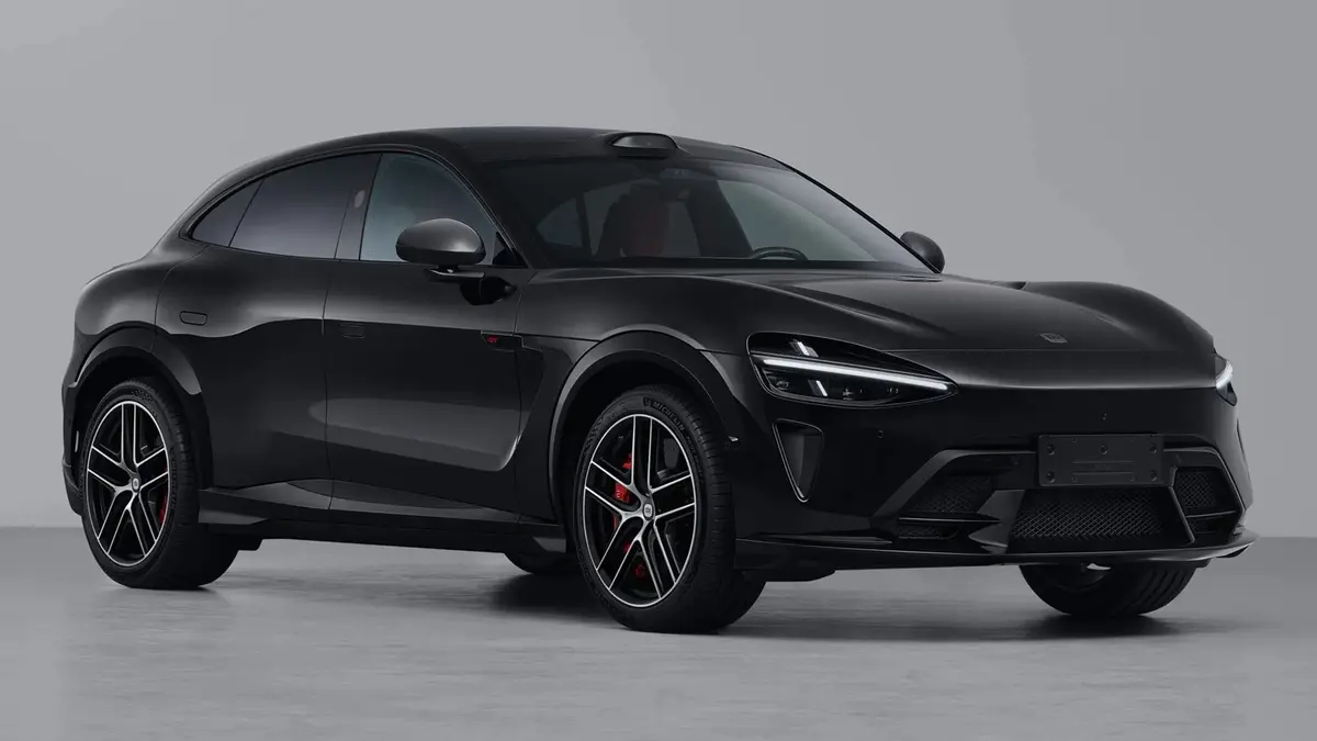 SUV od Xiaomi přijíždí s tisícovkou koní. Prozradil ho úřad