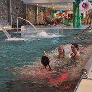 Velký relaxační bazén v Melori aqua a spa.