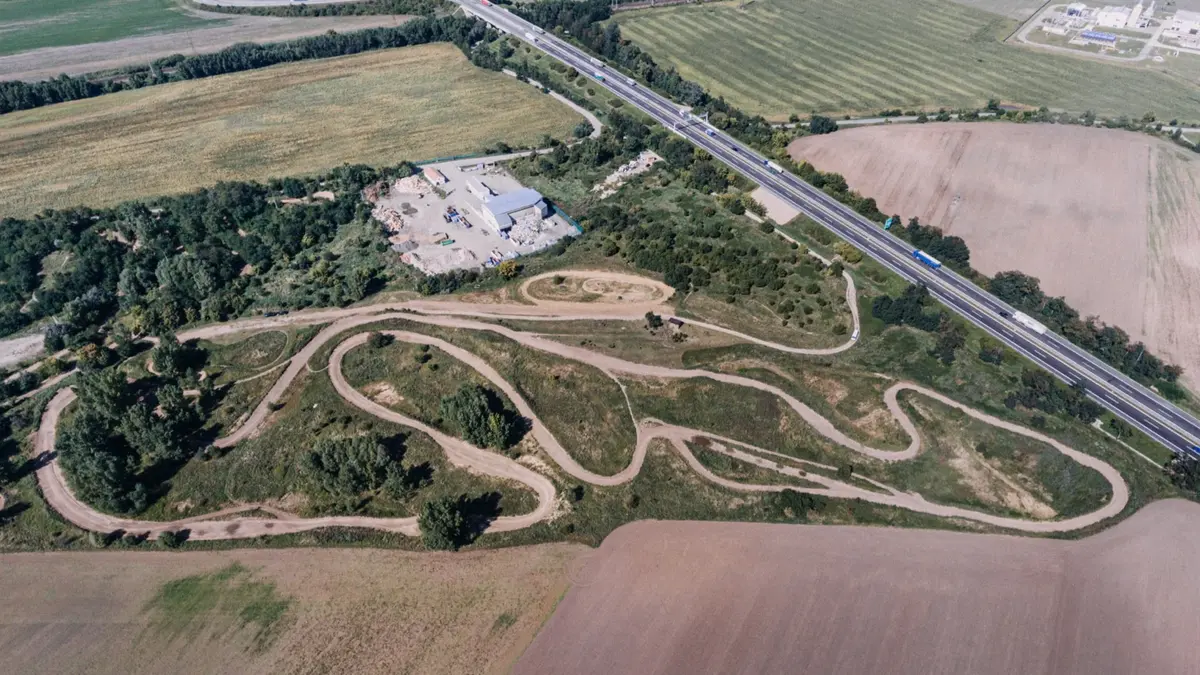 Místo kanálu Dunaj-Odra-Labe bude u Břeclavi motokrosový areál