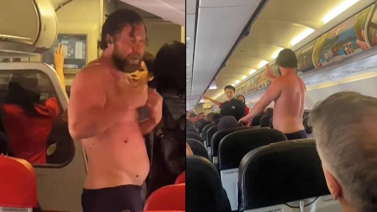 Rus se svlékl a vyskočil z letadla