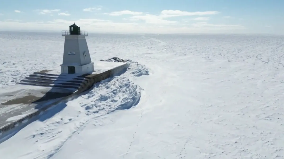 Vzduch ze severního pólu změnil Velká jezera v arktickou pustinu