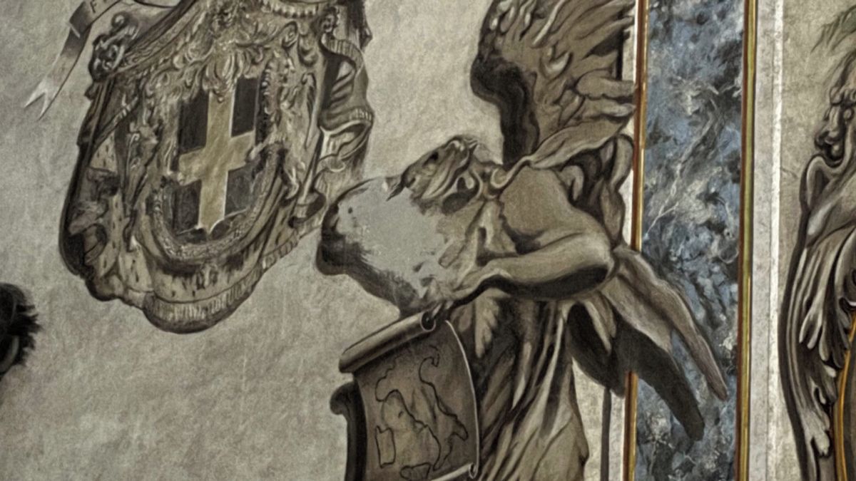 Andělovi s tváří Meloniové zamalovali obličej