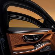 Tlustá okna se ovládají hydraulikou.