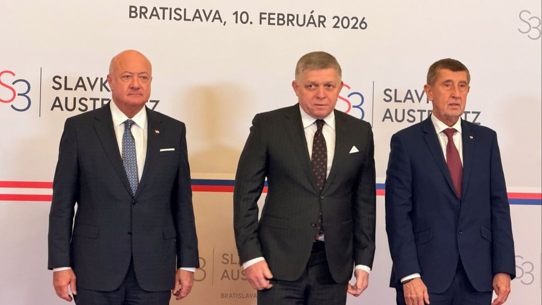 Tisková konference po setkání Fica, Babiše a Stockera v Bratislavě