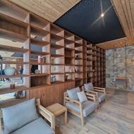 Relaxační část areálu se saunami.