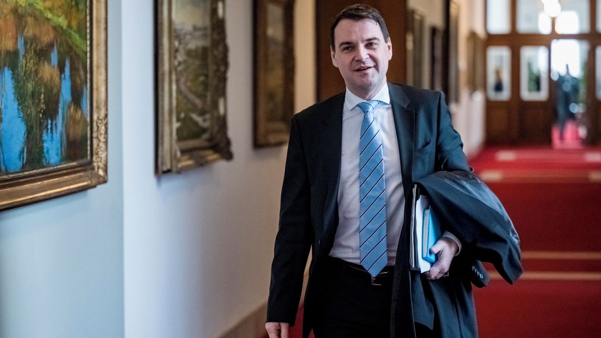 Rozpočtová otočka Motoristů: schodek Fialovy vlády vadil, s Babišem ho ještě prohloubili