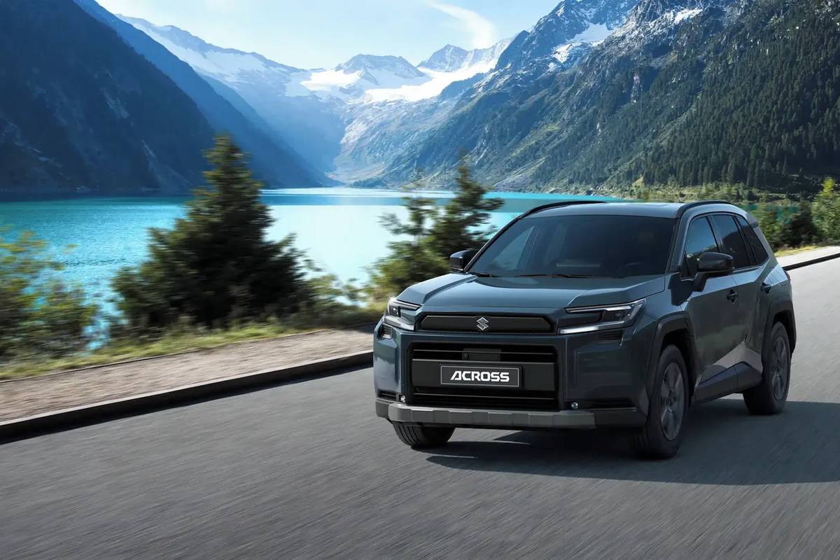 Suzuki Across přijíždí v druhé generaci.