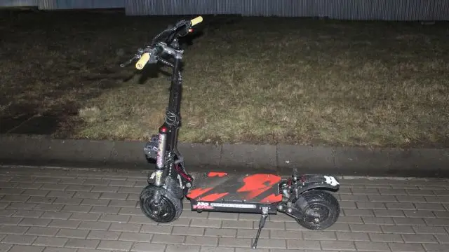 Opilý a zdrogovaný mladík na koloběžce havaroval v Přerově, v nemocnici skončila jeho spolujezdkyně