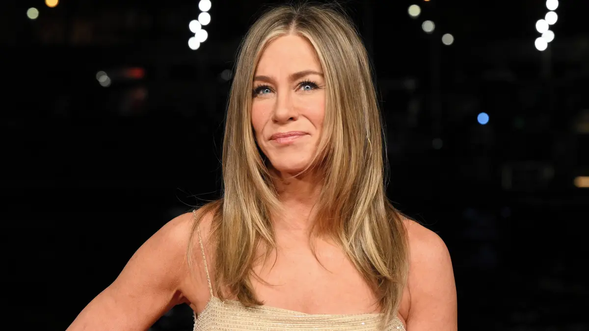 Jennifer Anistonová slaví 57 a stále vypadá jako Rachel z Přátel: Známe její recept na styl i formu