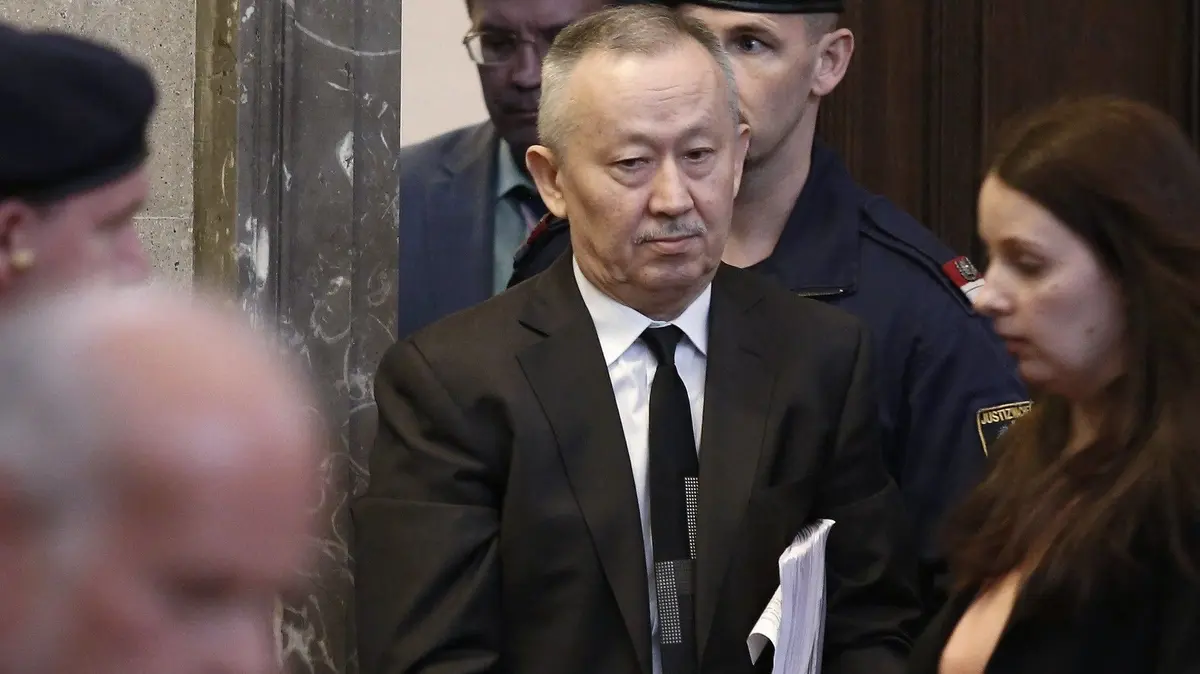 Kreml a Kazachstán mají kompromitující záběry Trumpa, tvrdí bývalý šéf kazachstánských špionů