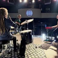 Bandjeez už bez zpěváka.