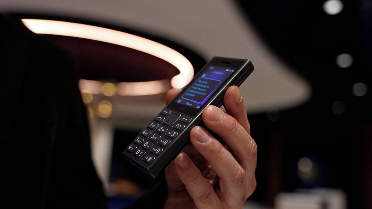 „Hloupé“ tlačítkové telefony dostanou AI