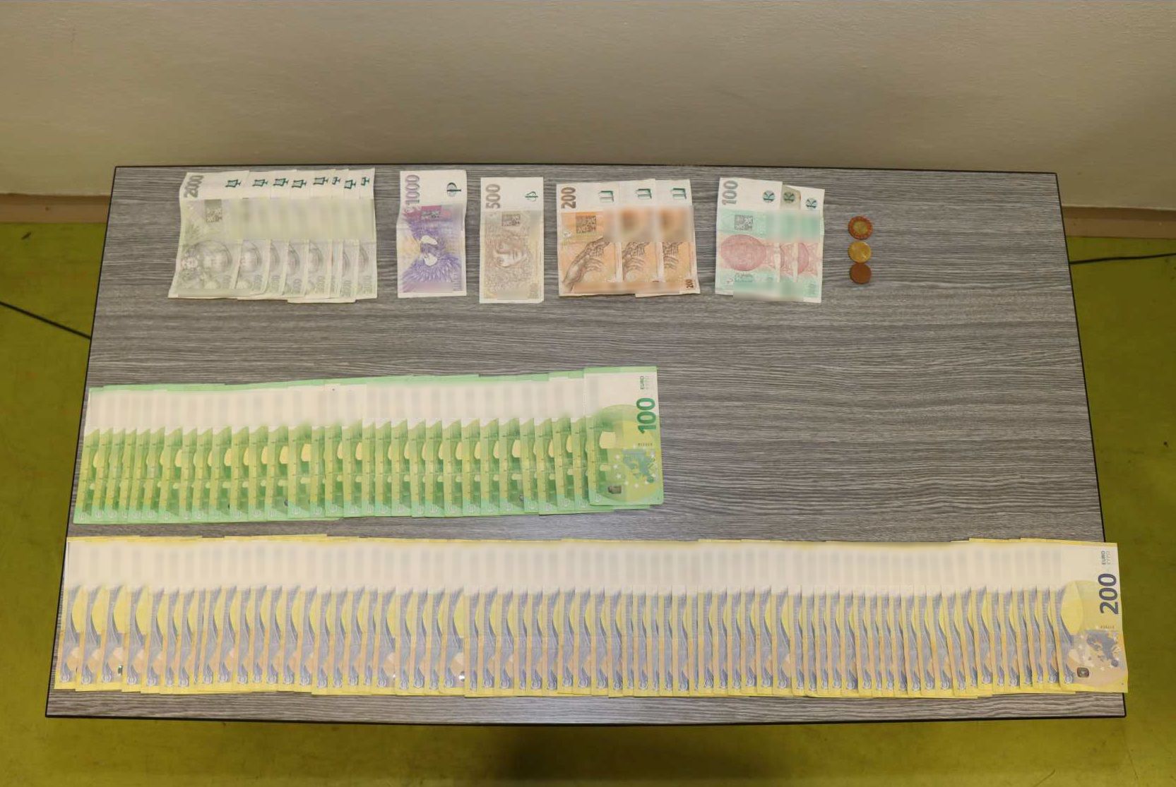 Người đàn ông trở lại sau một tháng tự do bị bắt vì cướp ở Đức