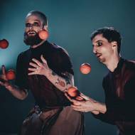 Vzrušení. Dekadence. Hudba. Rytmus. Tělo. Zážitek. Kabaret. Show. Euforie. To je Rest in Euphoria souboru Cirk La Putyka.