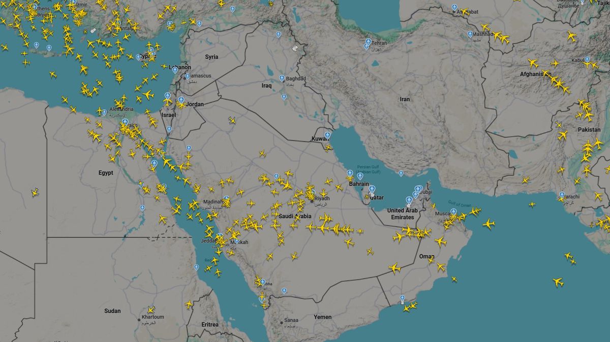 Chaos v letecké dopravě: Přes tisíc zrušených letů kvůli Blízkému východu