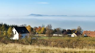Teplé a slunečné jarní počasí místy překazí mlhy