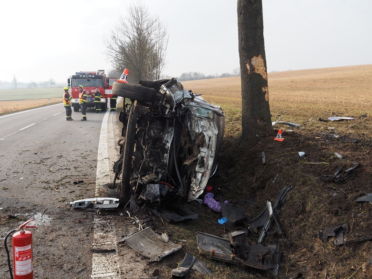 Người lái xe nữ ở Šumpersku lật xe, trực thăng đã được điều đến cứu hộ