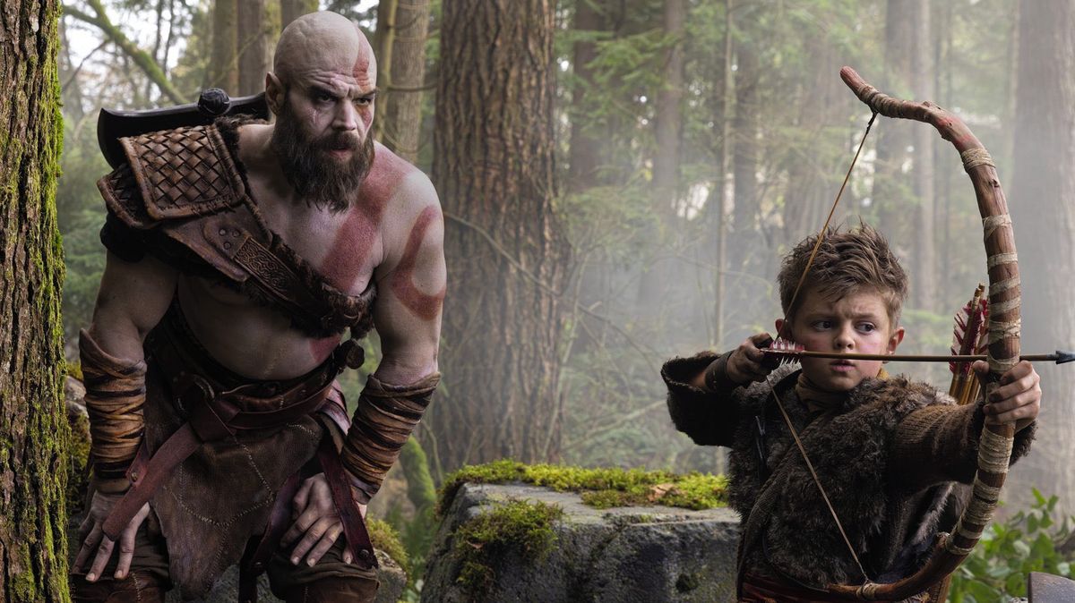 Seriál God of War odhalil podobu hlavních hrdinů. Fanoušci se vysmívají, tvůrce původních her sprostě nadává