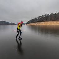 Z lednového bruslení na Orlíku.