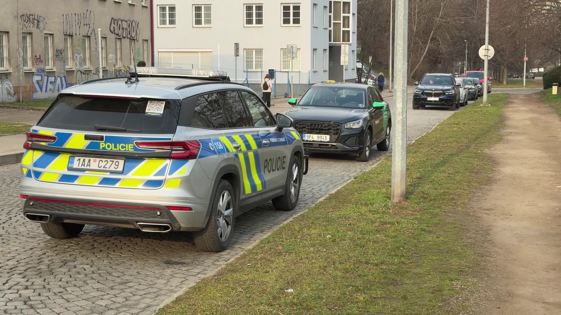 Ke zfetovanému řidiči v Praze přijel pyrotechnik. V autě byl funkční granát