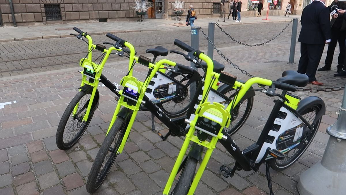 Aplikace netřeba, stačí karta. Nový plzeňský bikesharing potěší jednoduchostí