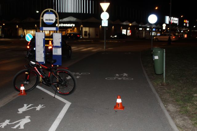 Người đàn ông say rượu gặp tai nạn ở Přerov trên xe đạp điện, phải vào bệnh viện