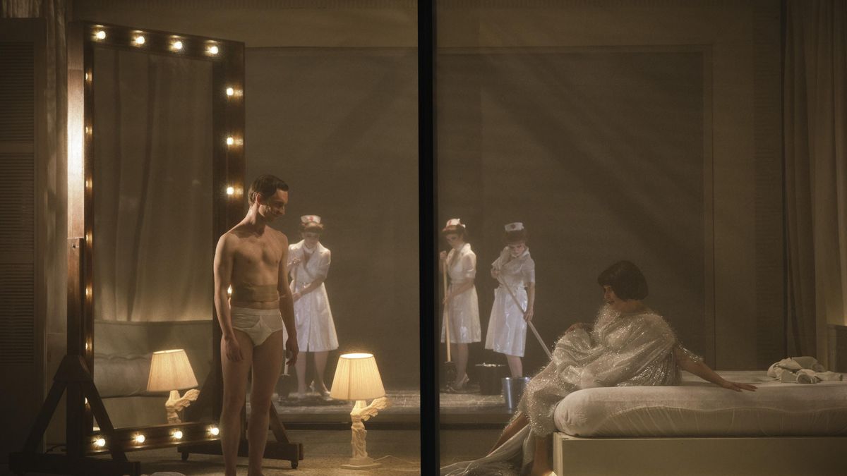 Výlevka v Redutě splachuje odpad a nakonec i lidské tělo. Špínu vztahů ale spláchnout nelze