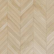 Vzor chevron je esteticky uhlazenější než rybí kost. Může za to úhel 45° a pravidelný tvar písmene V.