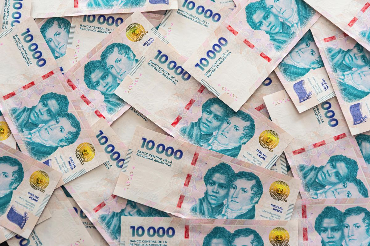 Argentinec našel šeky za statisíce, majitel jej odbyl nízkým nálezným