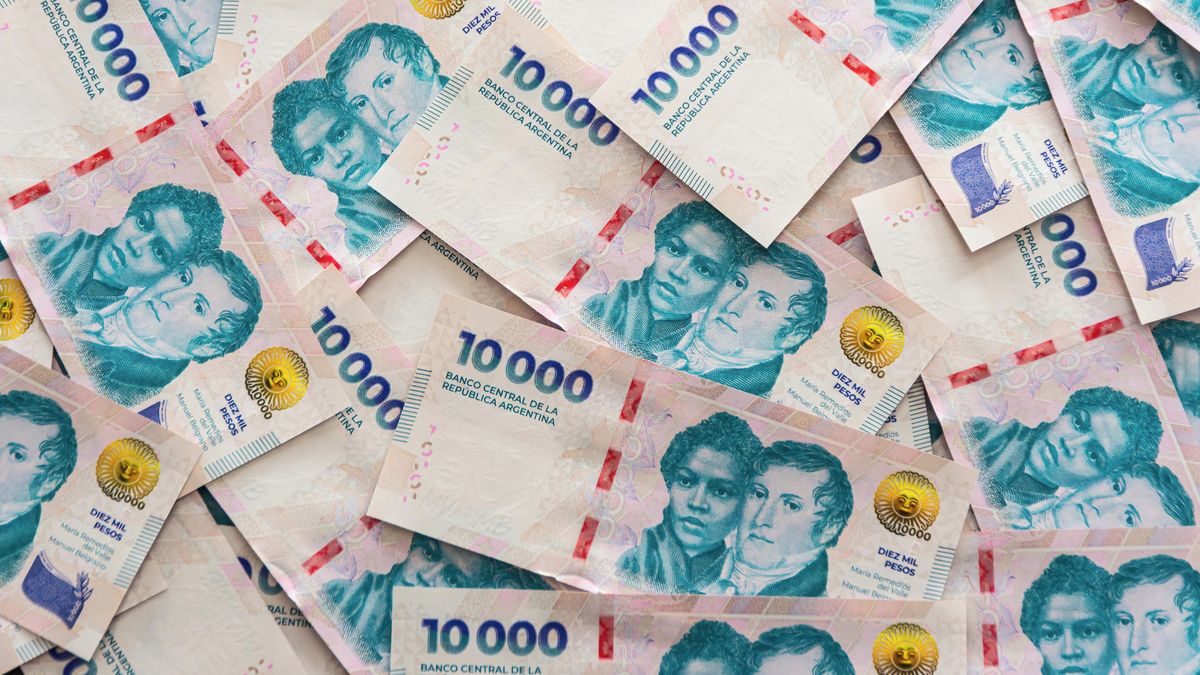 Argentinec našel šeky za statisíce, majitel jej odbyl nízkým nálezným