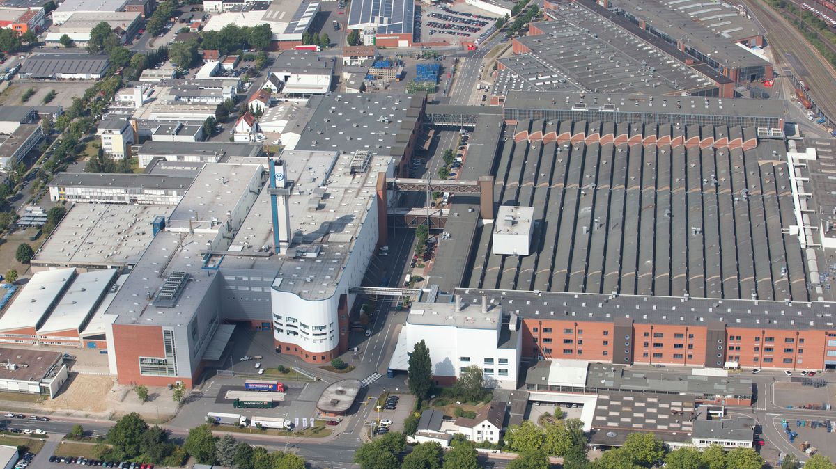 Od aut k protiraketové obraně? Volkswagen prý jedná s výrobcem Iron Dome