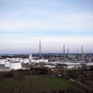 Areál má strategickou polohu u Vltavy a železniční trati do Německa.