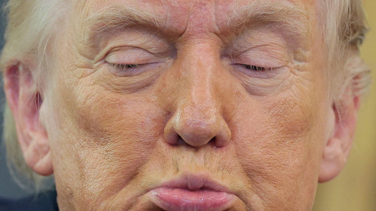 Děkuji Lukašenkovi za velkorysé propuštění politických vězňů, těším se na setkání v Radě míru, uvedl Trump