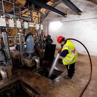 Mytí odpadové jímky