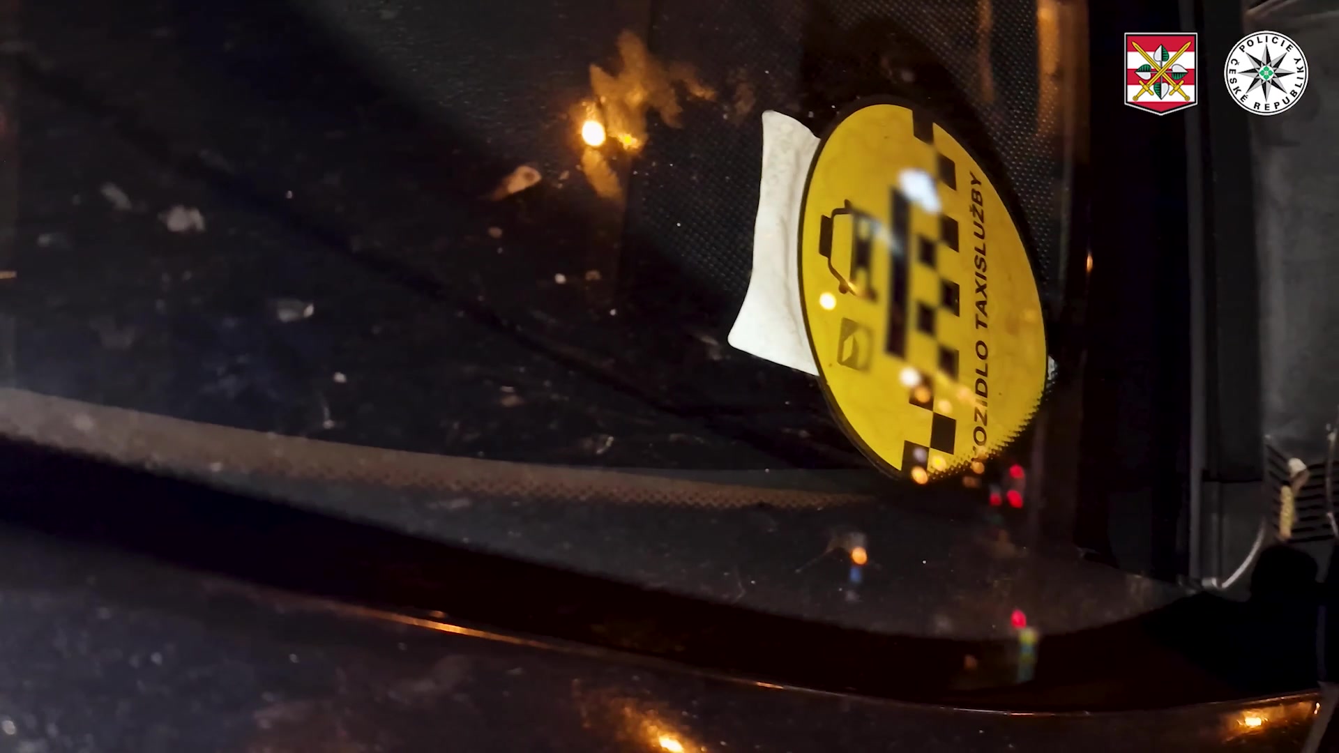 Taxikář se zákazem řízení jezdil po Brně, kontroly odhalily problém u třetiny jeho kolegů