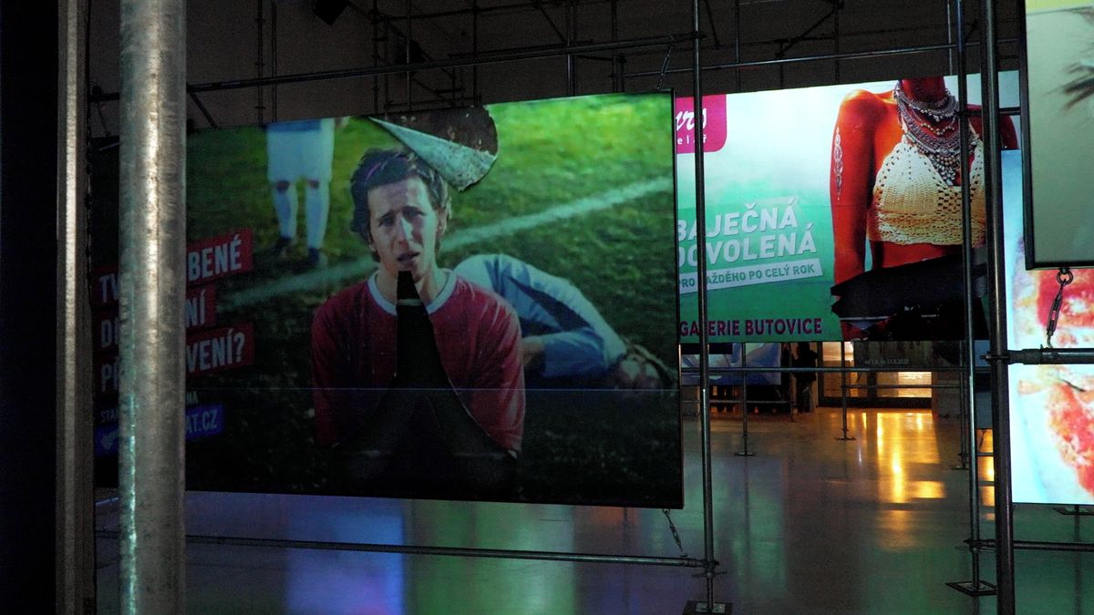 Landform, nová výstava v pražském Mánesu, vypráví příběh prolínání civilizace s krajinou