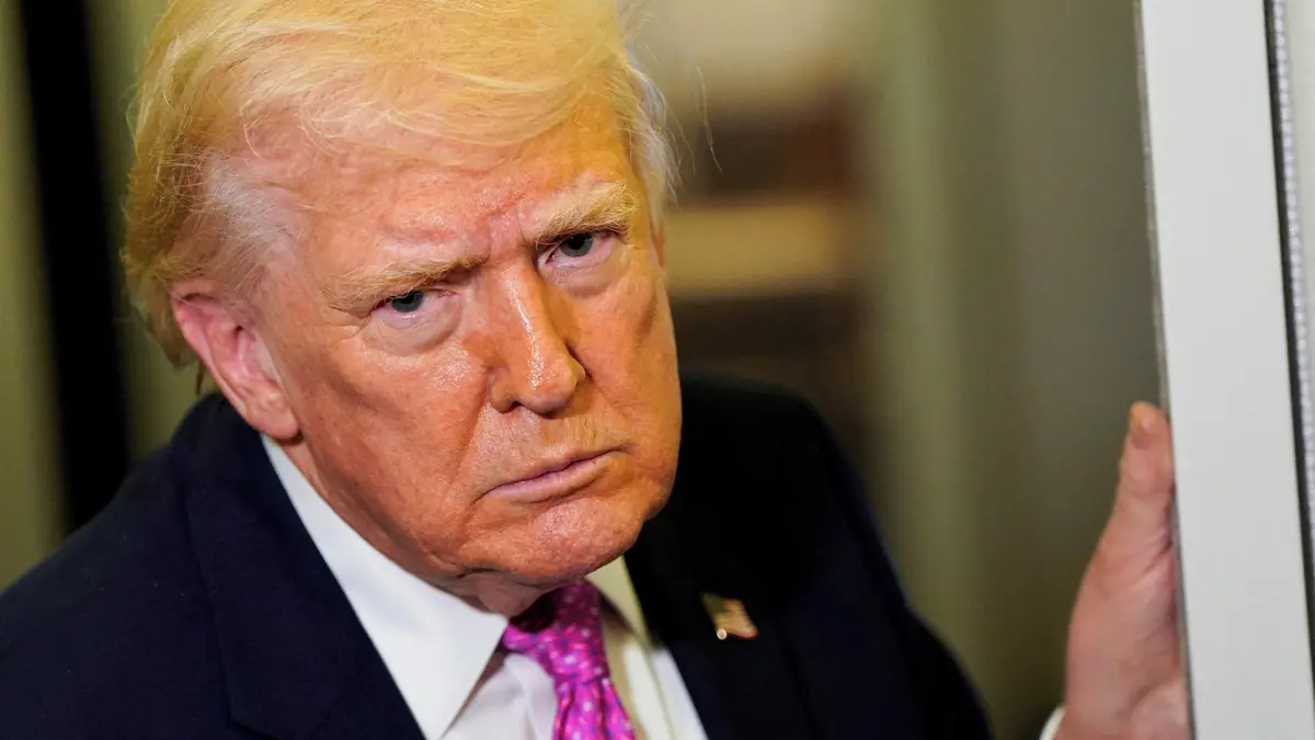 Trump je ochoten ukončit válku, aniž by znovu otevřel Hormuzský průliv