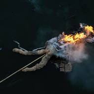 A poté vhozena do Vltavy.