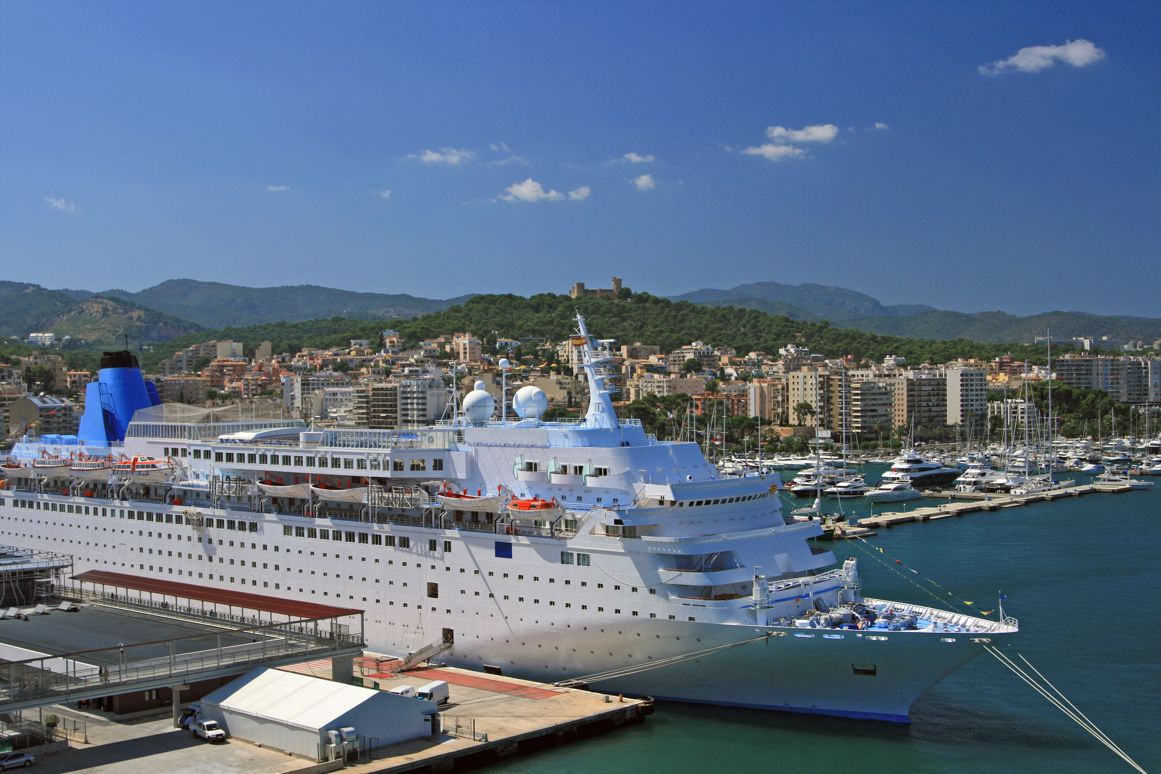 Mallorca sẽ bảo vệ trung tâm lịch sử bằng cách giới hạn số lượng tàu du lịch