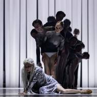 Kostýmní zkouška představení Avant-Garde, které mělo v Národním divadle premiéru 12. března 2026. V popředí emeritní sólistka Baletu ND Tereza Podařilová