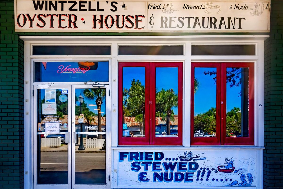 Syn a otec jako první za 50 let splnili podmínku, kdy restaurace naservíruje ústřice zdarma