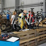 Vedle levných modelů byly k vidění i highendová kola za stovky tisíc korun.