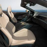 Interiér Ferrari Amalfi Spider v barvě zelené Costiera