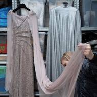 Oboje šaty Leeda pro producentku Alžbětu Karáskovou byly šťastnou volbou.