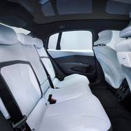 Kabina působí příjemně vzdušně. 